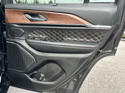 Used 2022 Jeep Grand Cherokee Summit w/ Adv Protech Group IV image 35