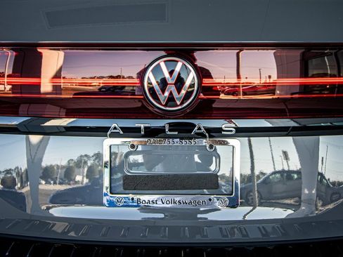 New 2026 Volkswagen Atlas Peak Edition image 16