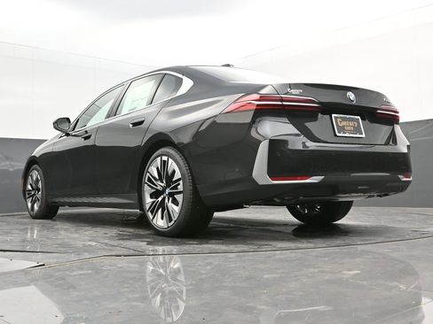 New 2025 BMW 530i w/ Premium Package image 32