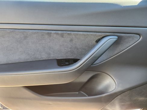 Used 2018 Tesla Model 3 Long Range image 25