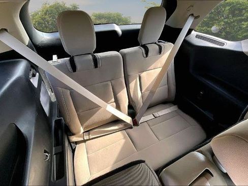 Certified 2022 Ford Explorer 4WD image 28