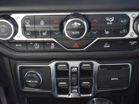 Used 2024 Jeep Wrangler Sport S image 25