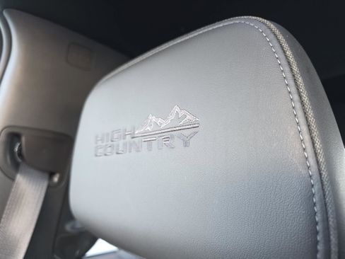 Used 2022 Chevrolet Silverado 1500 High Country image 22