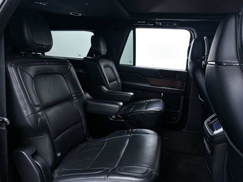Used 2022 Lincoln Navigator L Reserve AWD/4WD image 34
