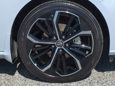 Certified 2025 Nissan Altima 2.5 SR w/ SR Premium Package image 11