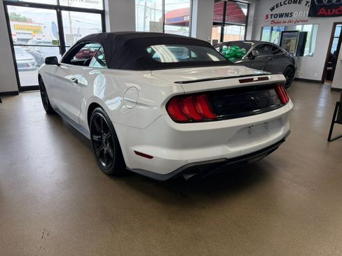 Used 2018 Ford Mustang Premium w/ Black Accent Package RWD image 17