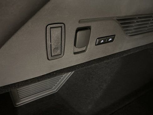 New 2026 Lincoln Nautilus Premier w/ Equipment Group 102A image 39