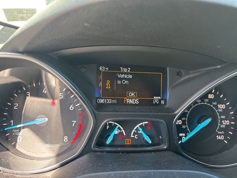 Used 2019 Ford Escape SE image 4