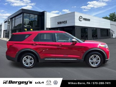 Used 2021 Ford Explorer XLT w/ Equipment Group 202A AWD/4WD image 5