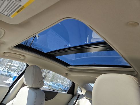 Used 2020 Chevrolet Malibu LT w/ Leather Package image 14