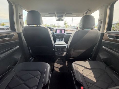 Used 2024 Volkswagen Atlas SE FWD image 47