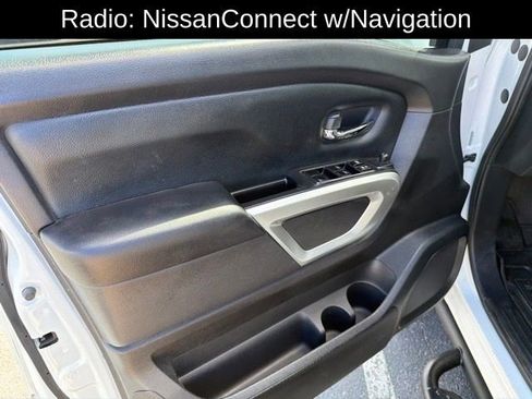 Used 2022 Nissan Titan SV w/ SV Convenience Package AWD/4WD image 15