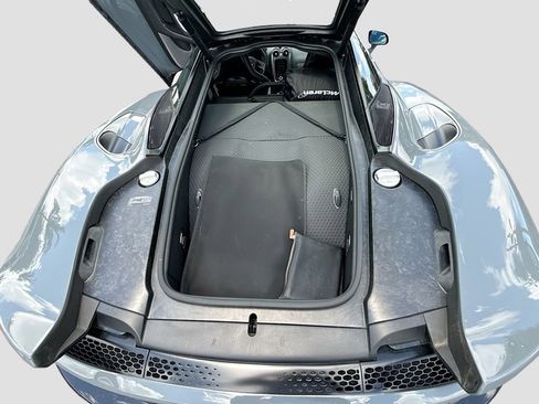 Used 2020 McLaren GT RWD image 27