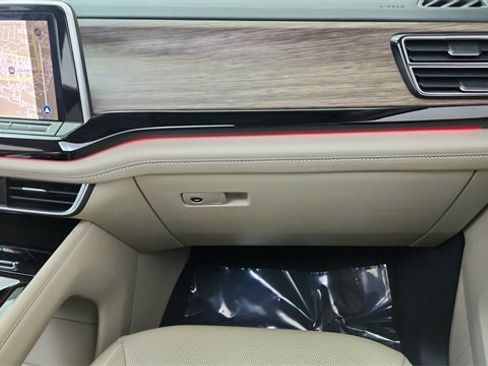 Used 2024 Volkswagen Atlas SEL Premium R-Line image 41