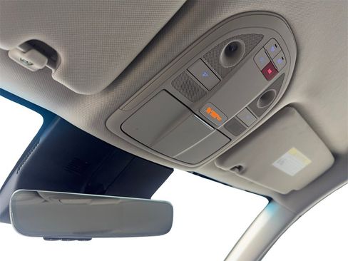 Used 2025 Genesis G70 2.5T image 73