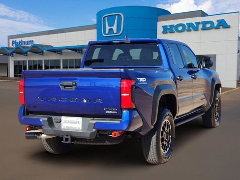 Used 2025 Toyota Tacoma TRD Off-Road image 4