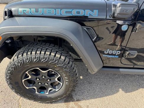 Used 2022 Jeep Wrangler Unlimited Rubicon 4xe w/ Cold Weather Group AWD/4WD image 8