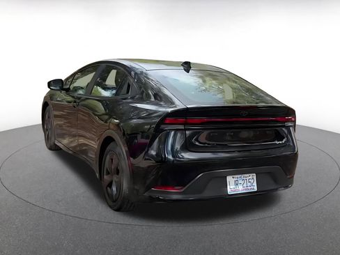 Used 2025 Toyota Prius LE image 11