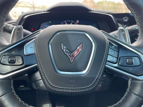 Used 2021 Chevrolet Corvette Stingray w/ Z51 Performance Package image 23