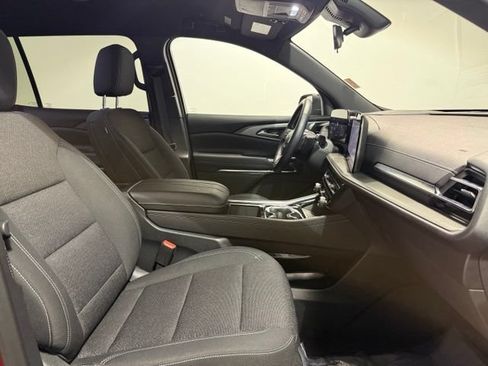 Certified 2026 Chevrolet Traverse LT FWD image 30
