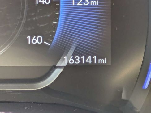 Used 2019 Hyundai Santa Fe Limited FWD image 32