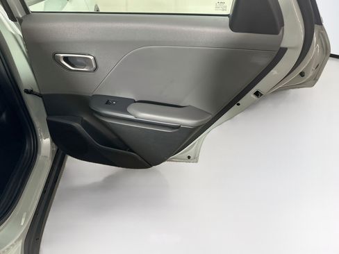 Used 2025 Kia K4 FWD image 29