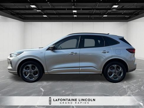 Used 2023 Ford Escape ST-Line w/ Tech Pack #1 AWD/4WD image 2