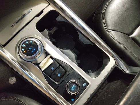 Used 2022 Ford Explorer XLT w/ Equipment Group 202A AWD/4WD image 26