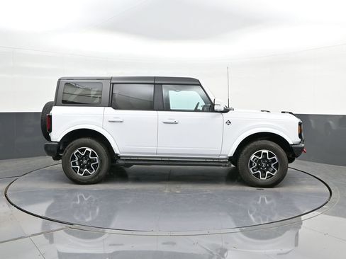 Used 2023 Ford Bronco Outer Banks image 25