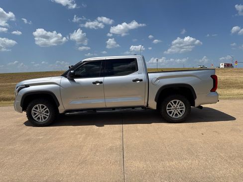 Used 2022 Toyota Tundra SR5 AWD/4WD image 8