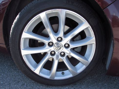 Used 2014 Toyota Avalon Limited w/ Technology Package FWD image 33