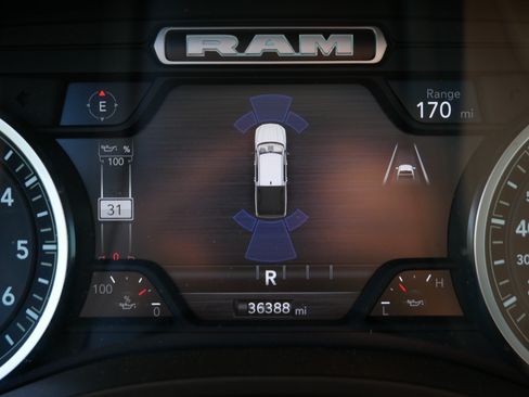 Used 2025 RAM 1500 Laramie AWD/4WD image 34