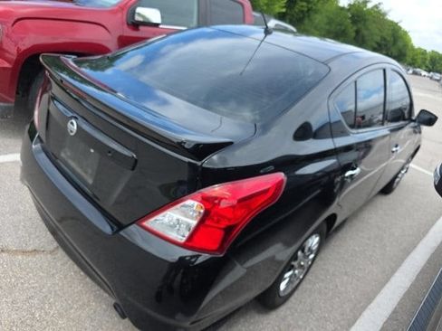 Used 2017 Nissan Versa SV FWD image 6