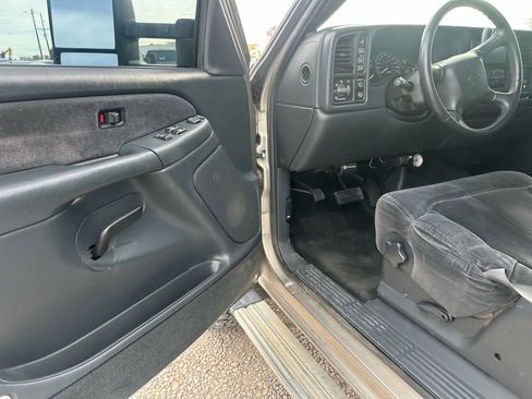 Used 2001 Chevrolet Silverado 2500 LS image 33