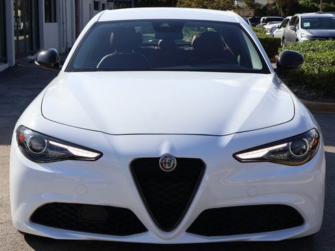 Used 2020 Alfa Romeo Giulia w/ Nero Edizione image 8