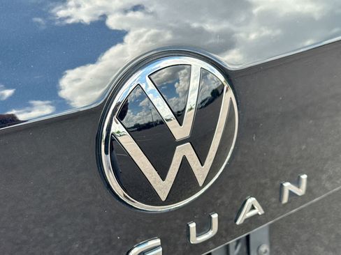Used 2024 Volkswagen Tiguan SE R-Line FWD image 18