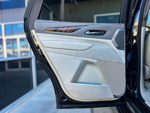 Used 2021 Cadillac Escalade Sport Platinum image 39