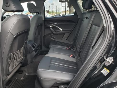Used 2025 Audi Q5 Premium w/ Convenience Package AWD/4WD image 12