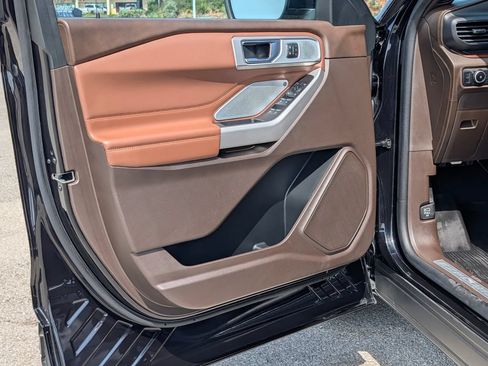 Certified 2024 Ford Explorer King Ranch w/ Technology Package AWD/4WD image 27