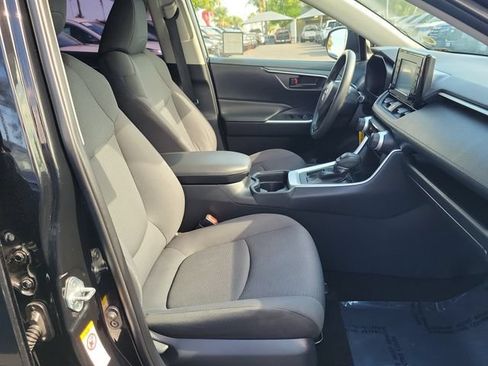 Used 2019 Toyota RAV4 LE w/ Carpet Mat Package FWD image 17