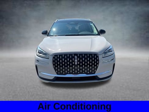 Used 2024 Lincoln Corsair Grand Touring AWD/4WD image 3