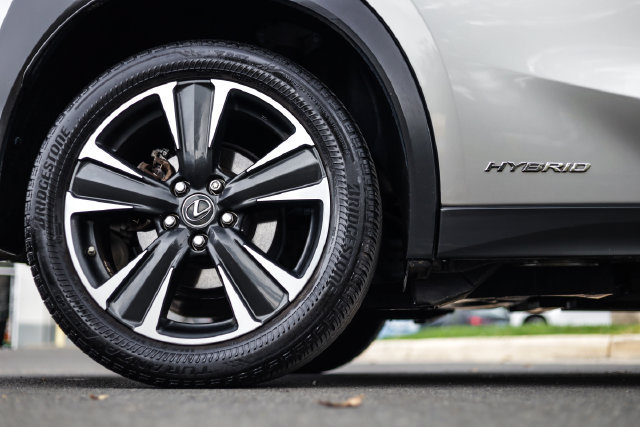 Used 2020 Lexus UX 250h w/ Premium Package AWD/4WD image 17