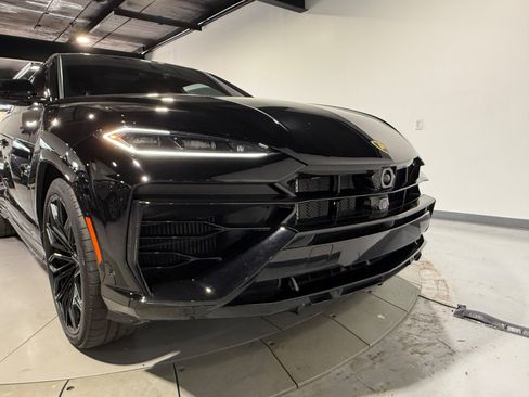 Used 2025 Lamborghini Urus SE AWD/4WD image 8