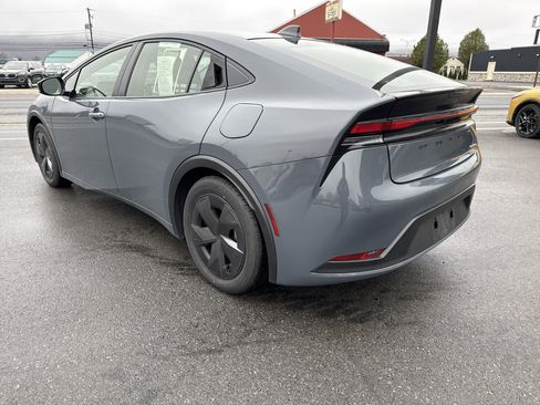 Used 2024 Toyota Prius LE image 6