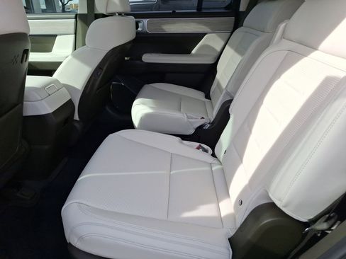 Used 2025 Hyundai Santa Fe Calligraphy image 31