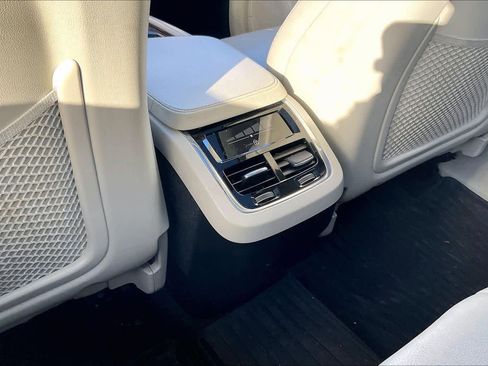 Used 2021 Volvo XC90 T5 Momentum w/ Protection Package Premier image 35