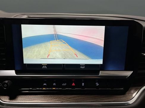 Used 2022 Chevrolet Silverado 1500 LT w/ Z71 Off-Road Package image 10