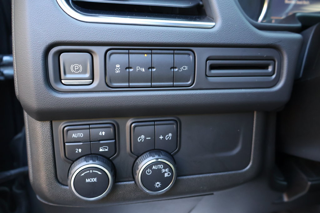 Used 2021 Chevrolet Tahoe LT AWD/4WD image 24