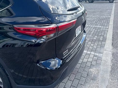 Used 2023 Toyota Highlander XLE FWD image 10
