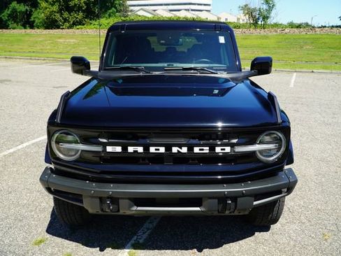 Used 2022 Ford Bronco Outer Banks image 2
